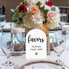 Versatile 5×7 Acrylic Wedding Sign – Ideal for Bridal Showers and Celebrations