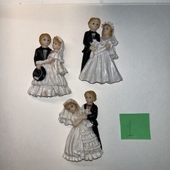 Wedding Magnets Decor Bride Groom Mr Mrs Lot of 3 White Dress Bouquet Cute! (1)