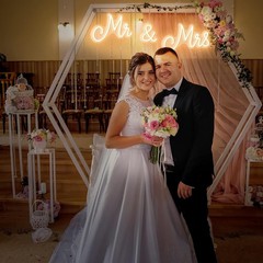 Durable Mr and Mrs Wedding Neon Light – LED Backdrop