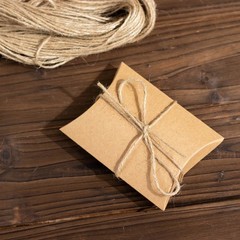 50 Natural Rustic Pillow Paper Gift Favor Boxes Jute Ribbons Party Decorations