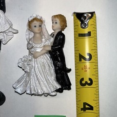 Wedding Magnets Decor Bride Groom Mr Mrs Lot of 3 White Dress Bouquet Cute! (2)