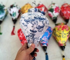 Set 16 Vietnamese Silk Lanterns 22cm for Outdoor Party Decor – Tents decor