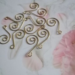 80Pcs Swirl Shaped Metal Hook Hanger Crystal Prisms Chandelier Gold Connector