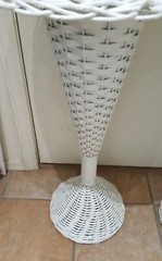PR. (2) VINTAGE 34″ TALL WHITE WICKER TRUMPET WEDDING ALTER FLOOR FLOWER VASES