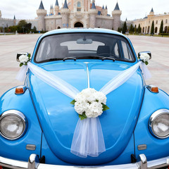 Elegant Wedding Car Decoration with Satin Ribbons & Floral Accents