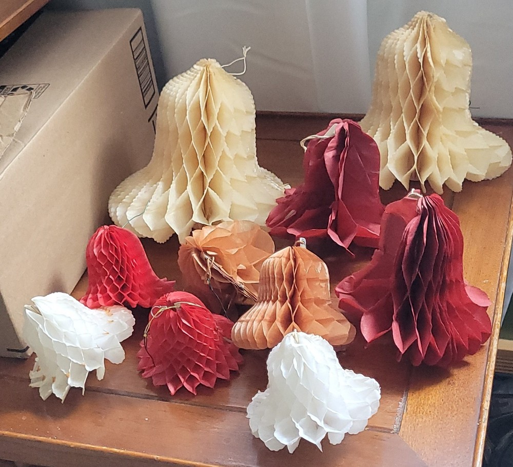 Lot of 10 Vintage Honeycomb Bell Decoration White red various sizes