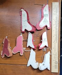 Lot of 10 Vintage Honeycomb Bell Decoration White red various sizes