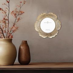 Circular Gold Floral Photo Frame / 4×4 In | For Tabletop Display | 4″X4″