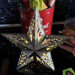 Sale‼️Hanging Galvanized LED Lighted Star/Approx. 12”x12”/Cool/Country Look