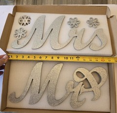 Decoco Mr & Mrs Letters Wedding Wooden Sign Décor Decoration Table Top Standing