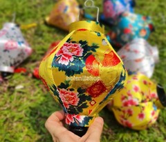 Vietnam Silk Lanterns 22cm for Wedding Party Decoration Restaurant Garden -Set 8