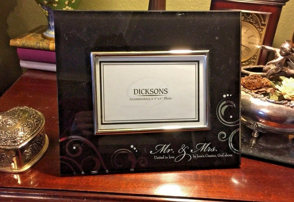 MR & MRS LOVE; BLACK MIRRORED GLASS PHOTO FRAME Ornate SILVER SCRIPT Graphic ART
