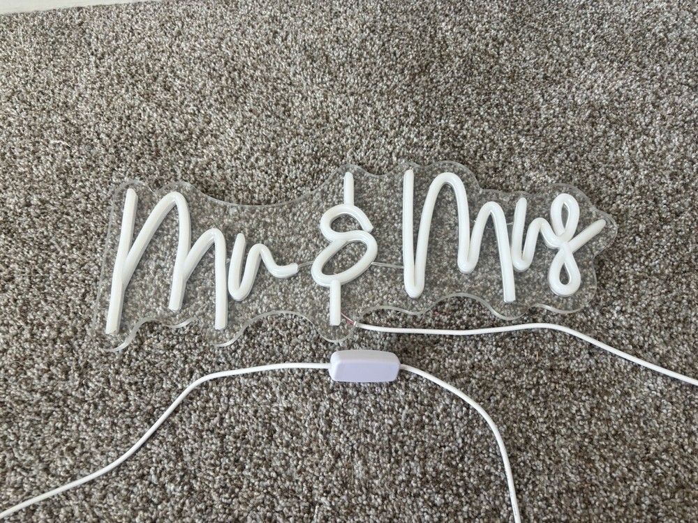 Mr. & Mrs. Neon Light For Wedding USB