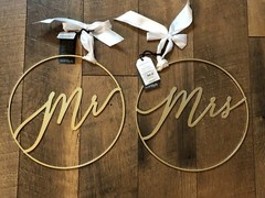 Style Me Pretty Wedding Decor Chair Sign Set Mr Mrs Gold Script NWT