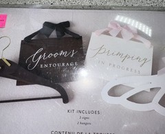 WEDDING BRIDE & Groom hanger and sign kit. NEW. SALE! Reception