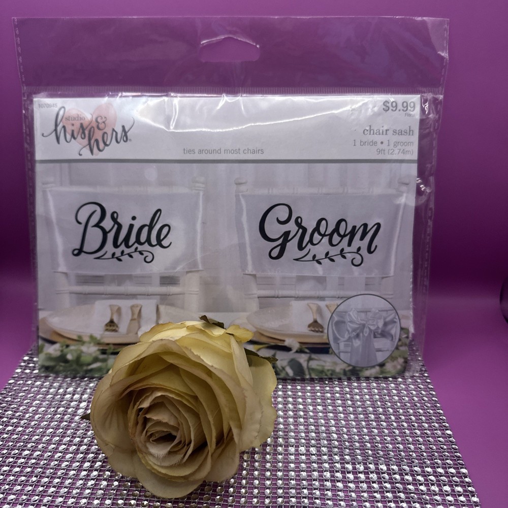 Hobby Lobby Satin Bride 👰 & Groom 🤵 White Chair Sashes Wedding Signs 💋