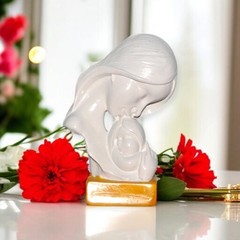 Mother and Child Resin Sculpture – Ideal Gift, Home Decor Showpiece Figurine