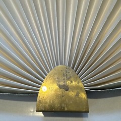Vtg CBK LTD 1988 Paper Decorative Fan Brass Base Green Paisley Print 24×13 in