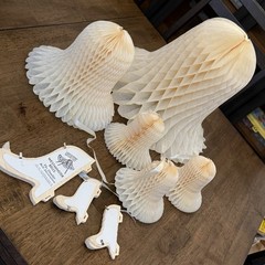Vintage lot 8 Ivory Honeycomb Bells Tissue Paper Wedding Shower 13” 8” 5” 80s