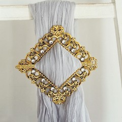 GOLD 2 Square 7″ Baroque Design Plastic CURTAIN TIE Backs Acrylic Crystals Party