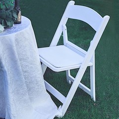 31″ tall White Resin Folding Chair Vinyl Padded Seat Wedding Party Decorations