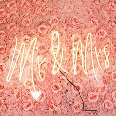 33″ Warm White Mr & Mrs Neon Sign LED Hanging Wall Lights Events Decorations