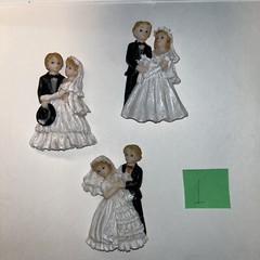Wedding Magnets Decor Bride Groom Mr Mrs Lot of 3 White Dress Bouquet Cute! (1)