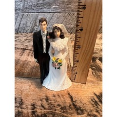 Bride & Groom Wedding Cake Topper Figurine Retro Marriage Decor