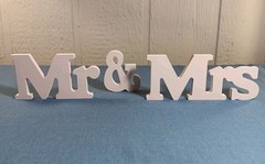 Mr & Mrs Wedding Sign Wooden Decor Rustic Style White Free Standing Light Weight