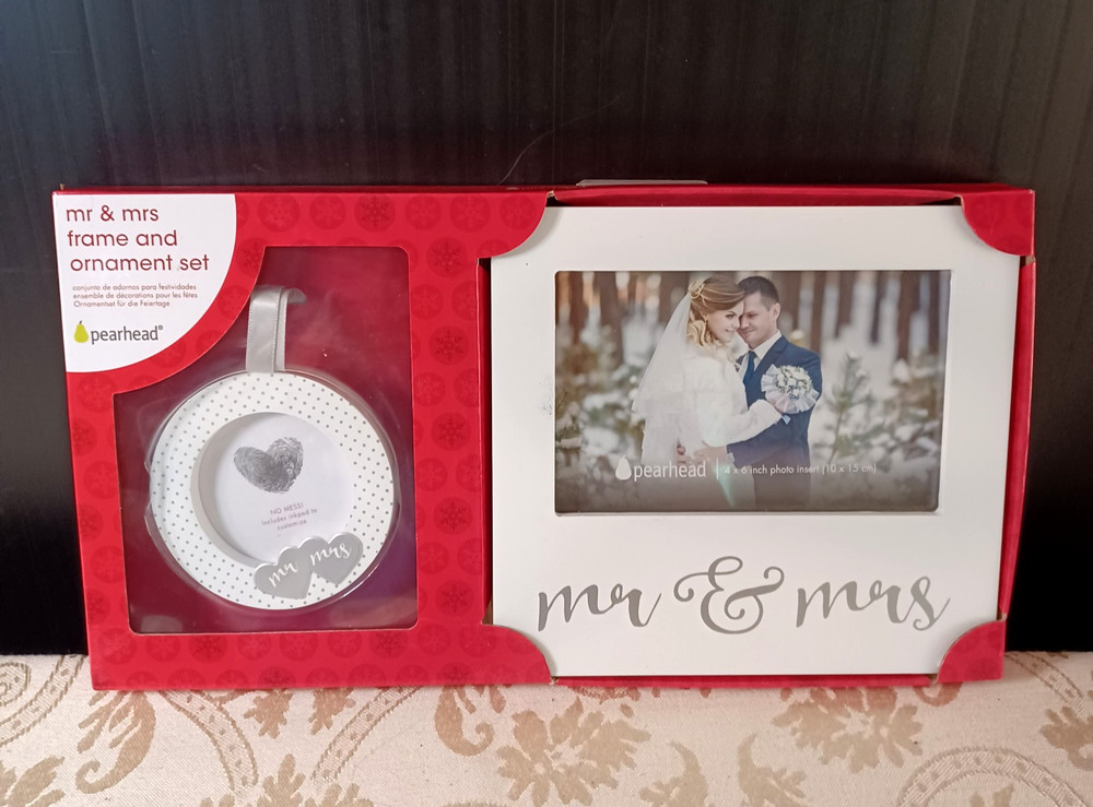 Pearhead 2 Piece White Wooden Mr & Mrs Frame & Ornament Set for 4×6 & 3×5 Photos