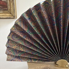VTG CBK LTD 1988 Paper Decorative Fan Brass Base Green Paisley Print 24×13 in