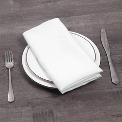 50pcs Polyester Cloth Napkins – 20 x 20 inch White Dinner Washable Napkins wi…