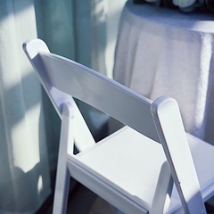 31″ tall White Resin Folding Chair Vinyl Padded Seat Wedding Party Decorations