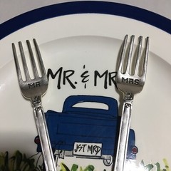 Farmhouse Mr and Mrs Wedding Gift Plate and Silverware (Fork and Spoon).