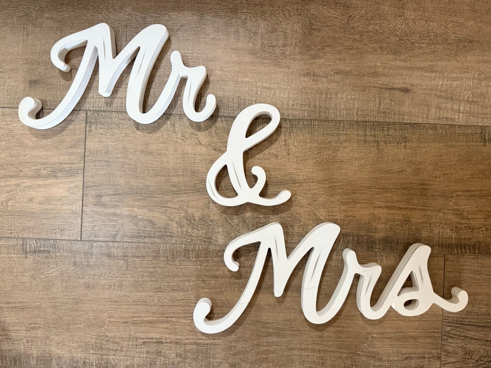 Mr & Mrs Letters Wedding Wooden Sign Party Décor Decoration Table Top Standing