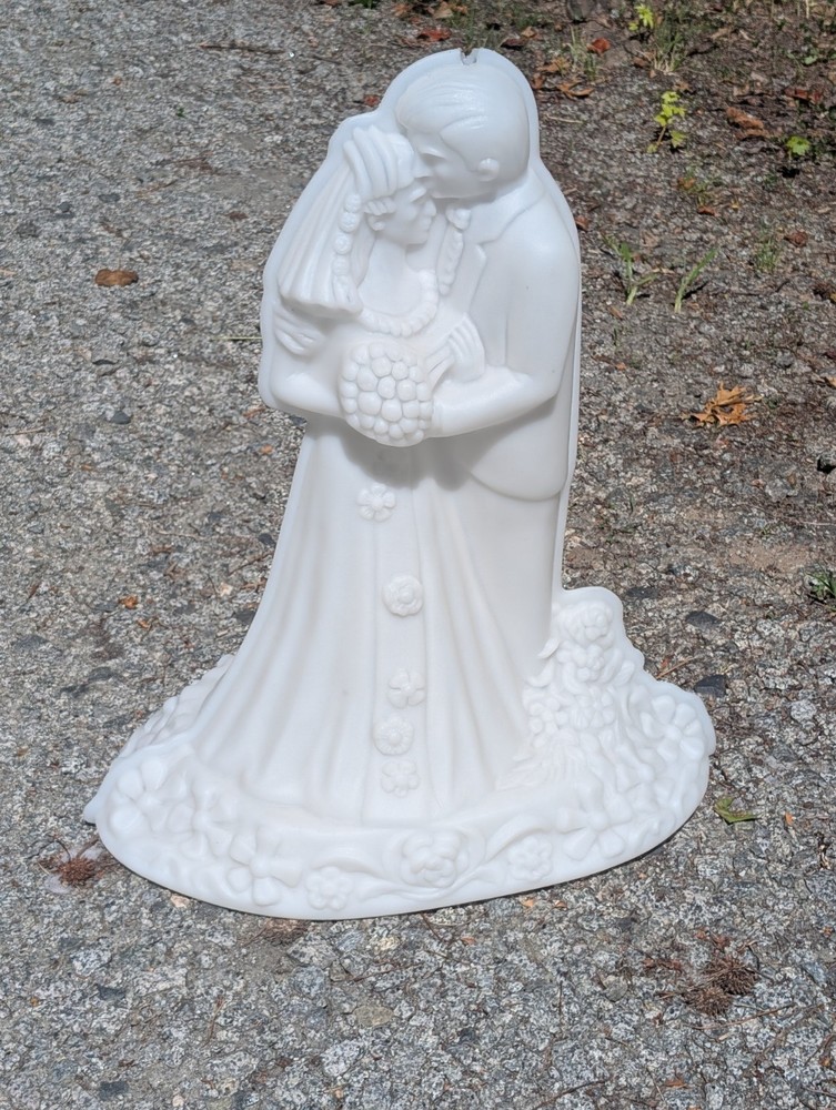 Bride & Groom Blow Mold Ice Sculpture 28” Decor Decorative Reception Wedding