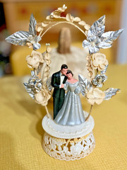 PAIR Antique Old Victorian Photo Frame +Vtg Bride Groom WEDDING Cake TOPPER Gift