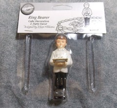 WILTON RING BEARER CAKE TOPPER