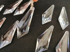 100Pcs Sword Shape Acrylic Crystal Bead Pendant Wedding Chandelier Decor 20*50mm
