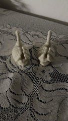 Vintage White Porcelain Swan Place Card Holders / Cake Toppers – Set of 2 – Gold