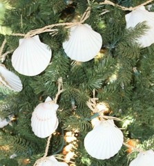 Large Seashell Christmas Tree Garland, White Irish Cups Raffia – 68″+ G-25