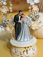PAIR Antique Old Victorian Photo Frame +Vtg Bride Groom WEDDING Cake TOPPER Gift