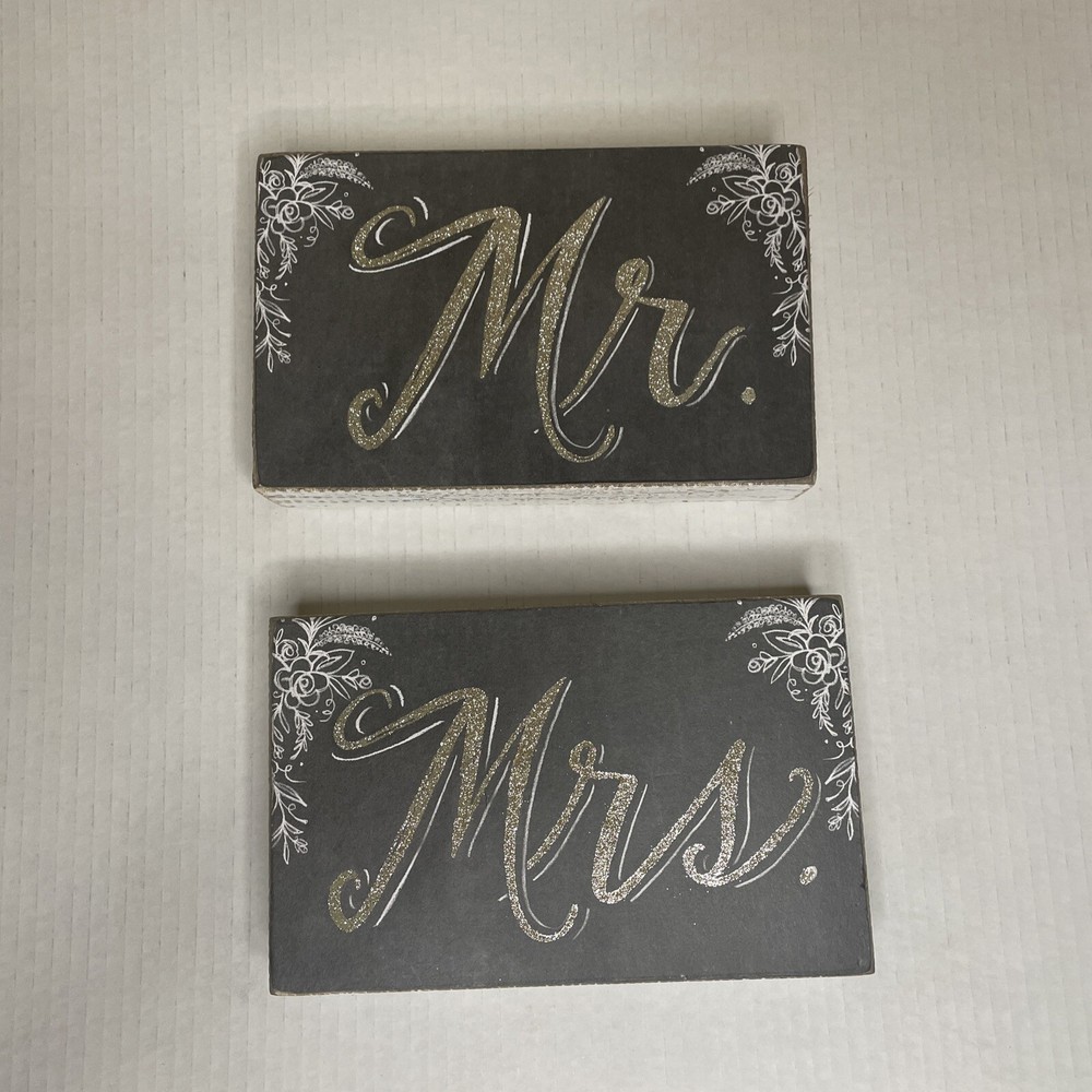 Wedding Decor Set Of 2 Mr Mrs Sign 8”x5” Each