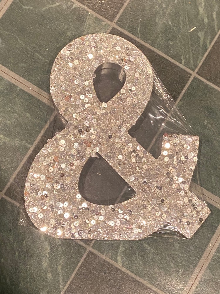 8″ X 7″ Wooden “&” Silver Sequin Signs *NEW/Sealed Corner Wear In Package* j2