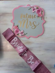 “Future Mrs” Wooden Hanging Sign & “Bride To Be” Pink Glitter Sash Bachelorette