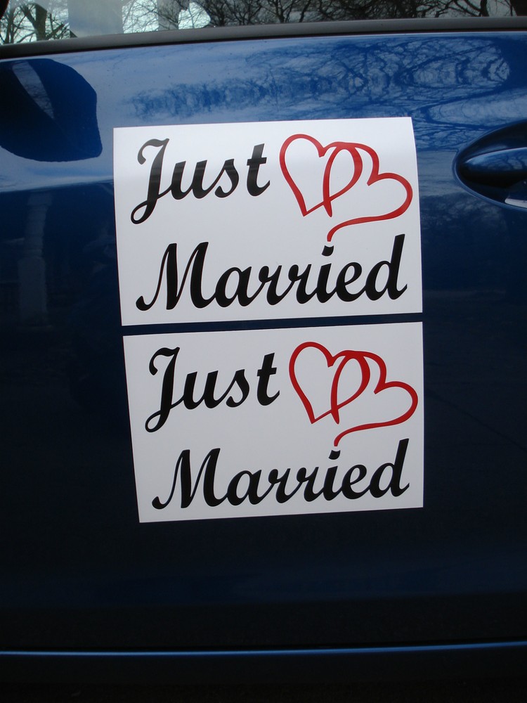 (2) JUST MARRIED CAR MAGNETIC SIGNS 8″X12″ (2 Color) w/ Hearts FREE SHIP Wedding