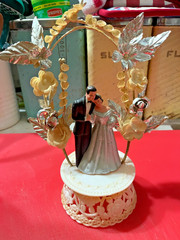 PAIR Antique Old Victorian Photo Frame +Vtg Bride Groom WEDDING Cake TOPPER Gift