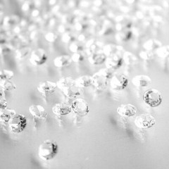 1000* 3-10mm Artificial Diamonds Fake Crystals Clear Gemstone Acrylic Stones UK