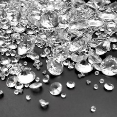 1000 Pcs Clear Acrylic Diamond Gems – Faux Table Scatter Decorations for Events,
