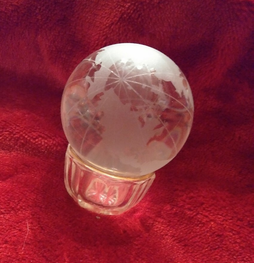 Beautiful Genuine Crystal World Globe Earth Sphere Etched Frosted Glass Ball
